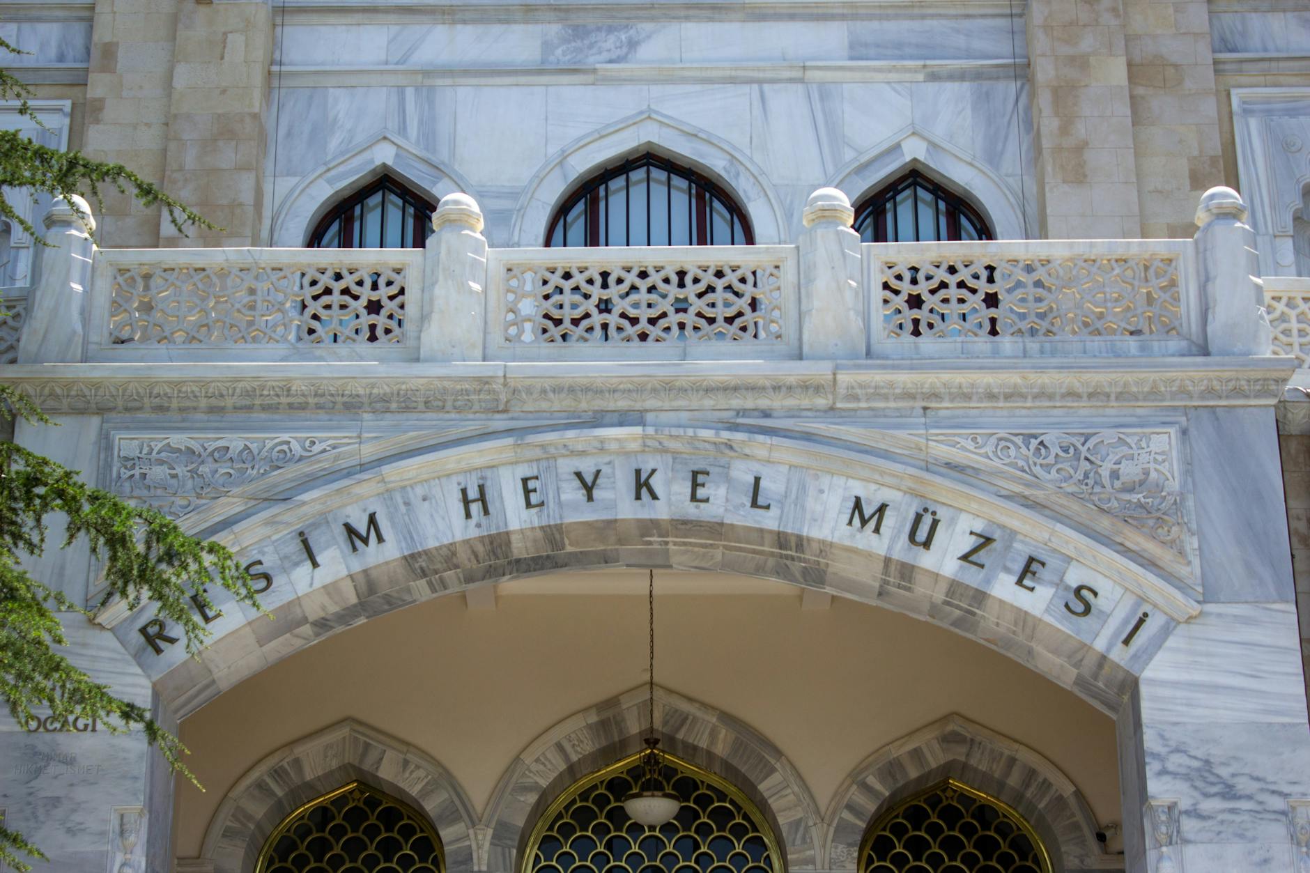 Sergi ve Eserleri Anlama